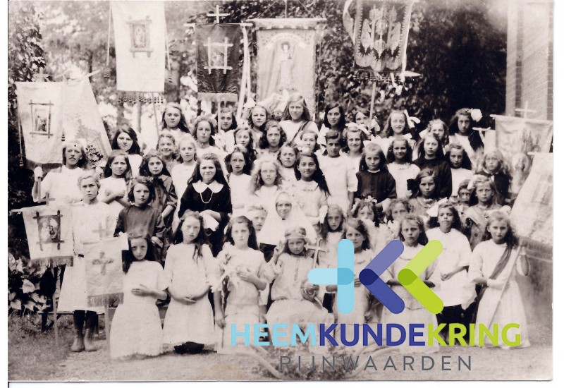 Kindsheid 1925 processie Herwen Coll. A.ter Voert-Jansen F00000880
